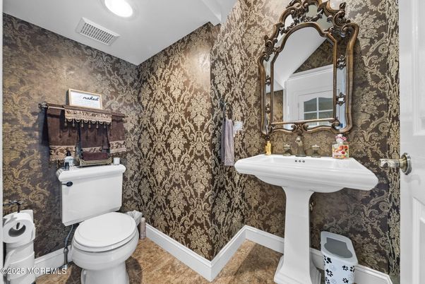 Bathroom, Interior, Recessed Lighting