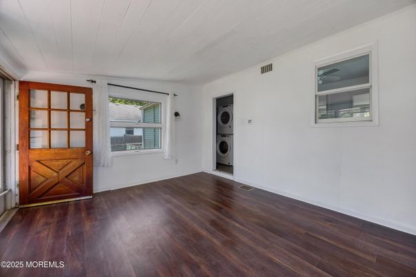 Empty room, Interior, Washer, Wood Texture Flooring