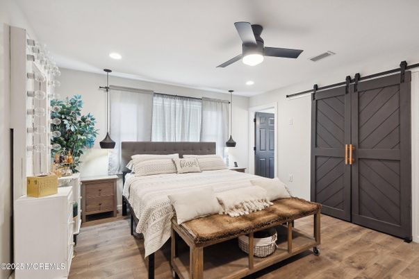 Bedroom, Interior, Pendant Lights, Recessed Lighting, Wood Texture Flooring