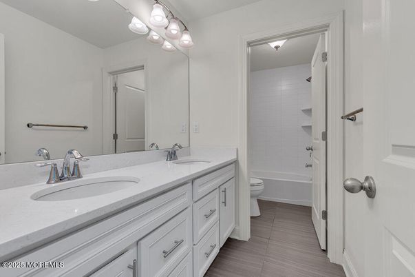 Bathroom, Dual Sink Vanities, Interior