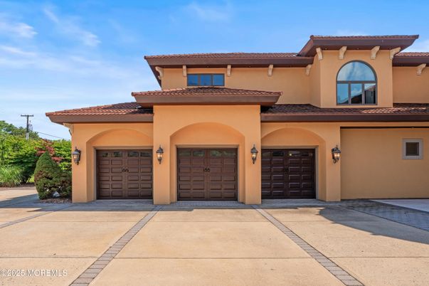 Attached, Exterior, Facade, Mediterranean