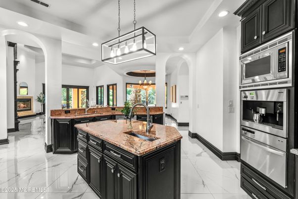Chandelier, Interior, Kitchen, Marble, Pendant Lights, Recessed Lighting, Stainless Steel Appliances