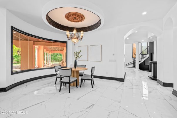 Chandelier, Dining room, Interior, Marble, Recessed Lighting