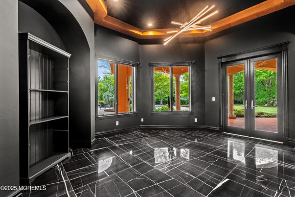 Empty room, Interior, Marble, Recessed Lighting