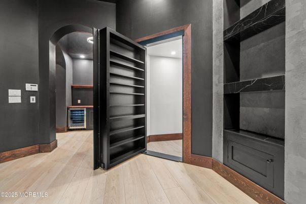 Interior, Recessed Lighting, Walk-in Closets, Wood Texture Flooring