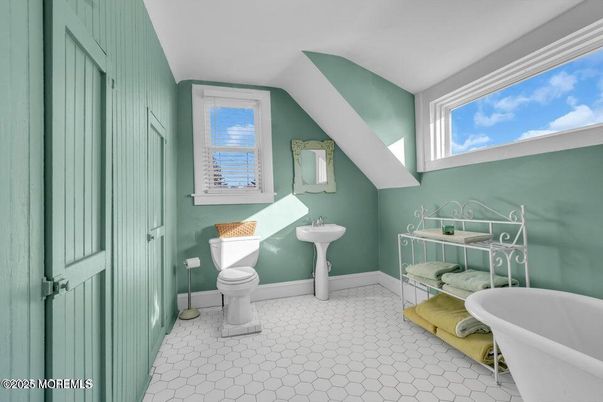 Bathroom, Free Standing Baths, Interior