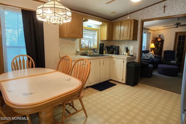 Chandelier, Dining room, Interior, Kitchen