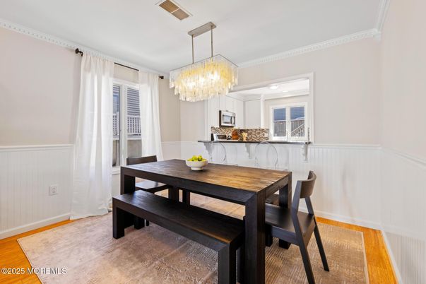 Chandelier, Dining room, Interior, Kitchen, Wood Texture Flooring