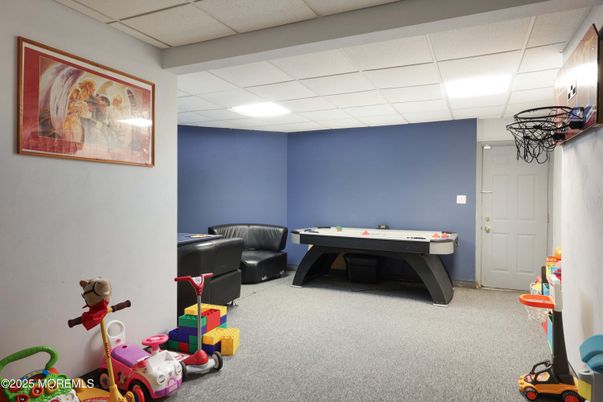 Game Room, Interior