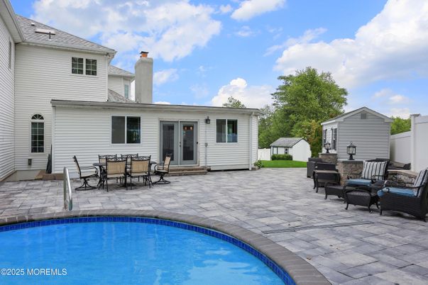 Exterior, Pool