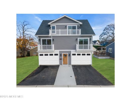 Attached, Backyard, Exterior, Facade, Queen Anne Victorian