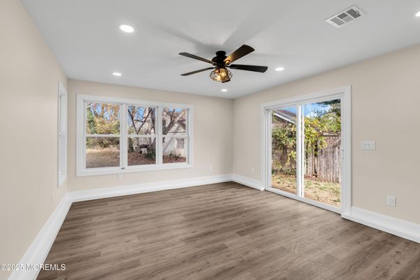 Empty room, Interior, Recessed Lighting, Wood Texture Flooring
