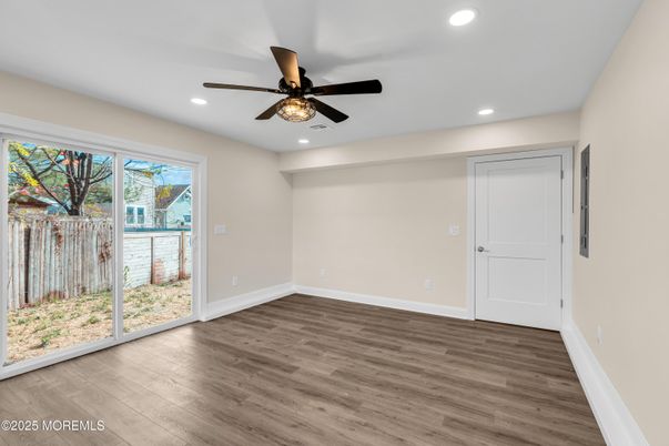 Empty room, Interior, Recessed Lighting, Wood Texture Flooring