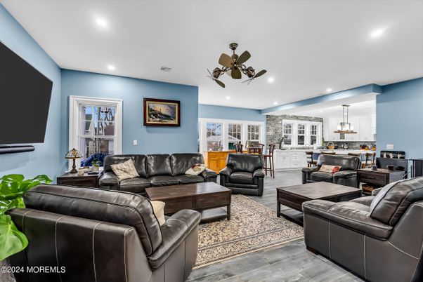 Interior, Kitchen, Living room, Pendant Lights, Recessed Lighting, Wood Texture Flooring