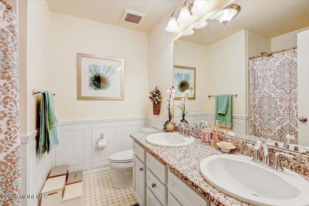 Bathroom, Dual Sink Vanities, Interior