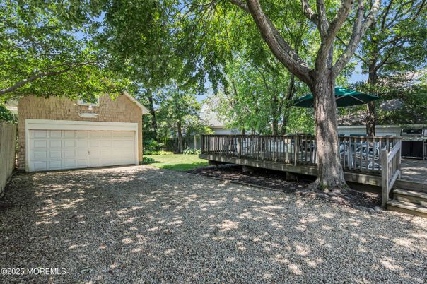Detached Garage, Exterior