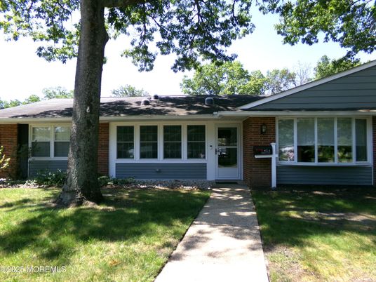 Exterior, Facade, Brick Facade, Ranch