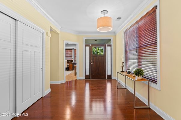 Interior, Pendant Lights, Wood Texture Flooring