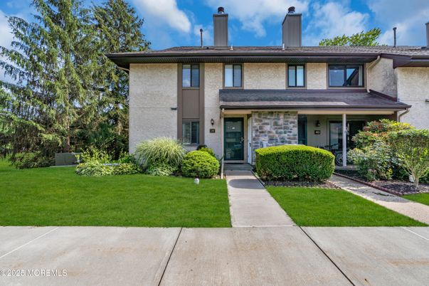Exterior, Facade, Brick Facade, Split Level