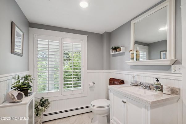 Bathroom, Interior, Marble, Recessed Lighting