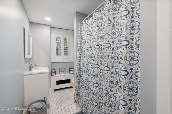 Bathroom, Interior, Recessed Lighting, Washer