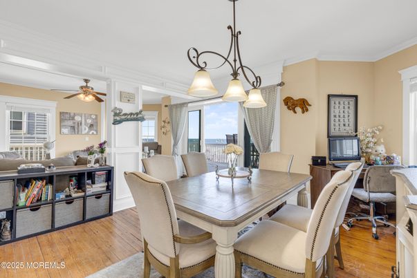 Dining room, Interior, Pendant Lights, Water, Wood Texture Flooring