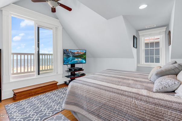 Bedroom, Interior, Recessed Lighting, Water, Wood Texture Flooring