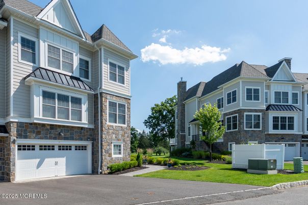 Attached, Exterior, Facade, Rowhouse