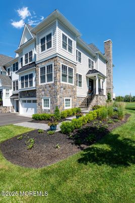 Attached, Exterior, Facade, Rowhouse