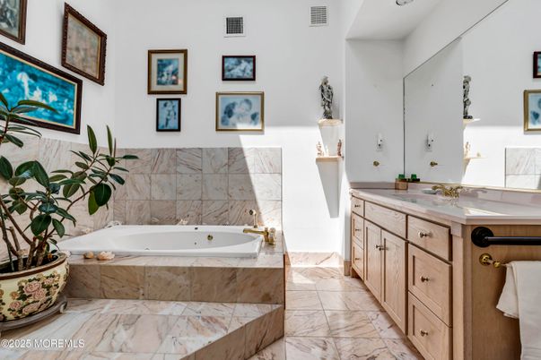 Bathroom, Interior, Marble, Marble Walls