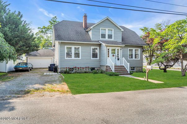 Attached, Detached Garage, Exterior, Facade, Cape Cod
