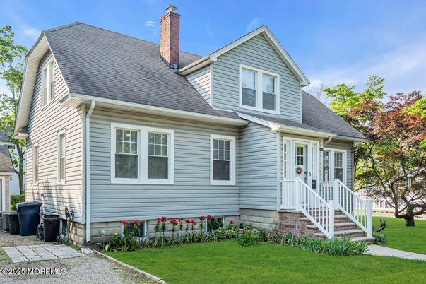 Exterior, Facade, Cape Cod