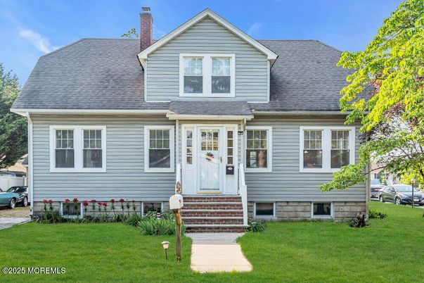 Exterior, Facade, Cape Cod
