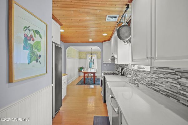 Dining room, Interior, Kitchen, Recessed Lighting, Wooden Ceilings, Wood Texture Flooring