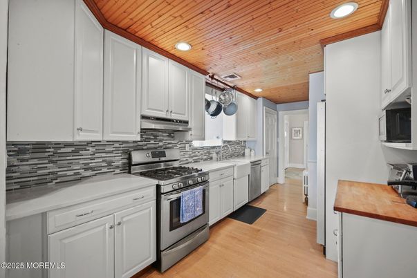 Interior, Kitchen, Recessed Lighting, Wooden Ceilings, Wood Texture Flooring