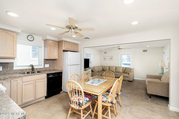 Dining room, Interior, Kitchen, Living room, Recessed Lighting