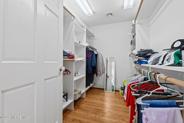 Interior, Walk-in Closets, Wood Texture Flooring