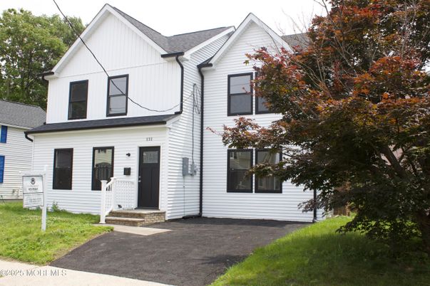 Exterior, Facade, Farmhouse