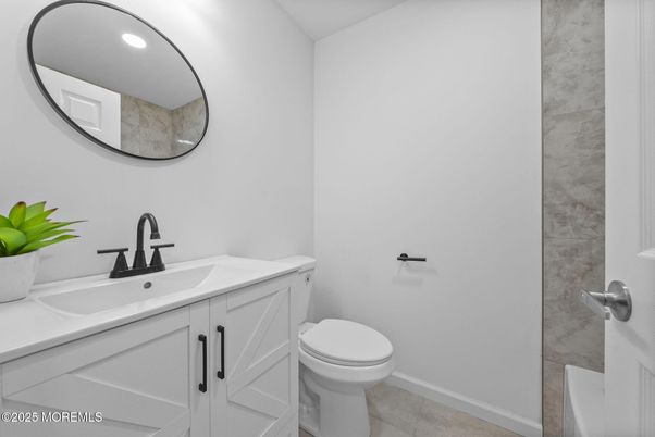 Bathroom, Interior, Recessed Lighting