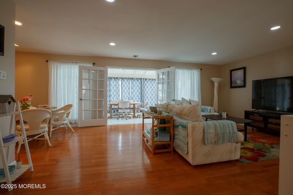 Dining room, Interior, Living room, Recessed Lighting, Wood Texture Flooring