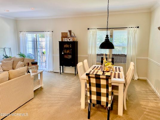 Dining room, Interior, Pendant Lights, Recessed Lighting