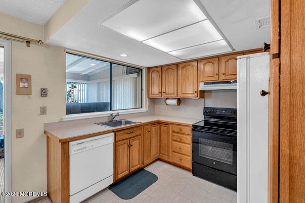 Interior, Kitchen, Recessed Lighting