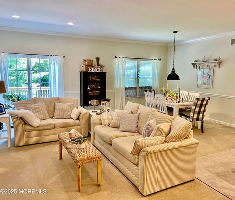 Dining room, Interior, Living room, Pendant Lights, Recessed Lighting