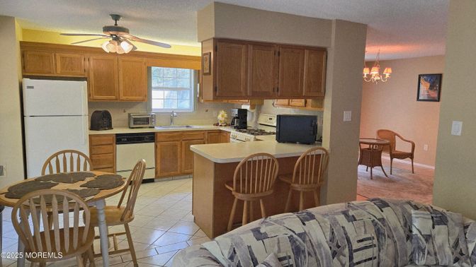 Chandelier, Dining room, Interior, Kitchen