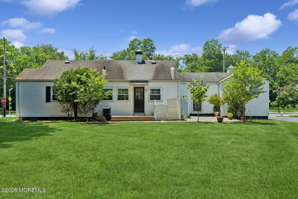 Backyard, Exterior, Facade, Cape Cod