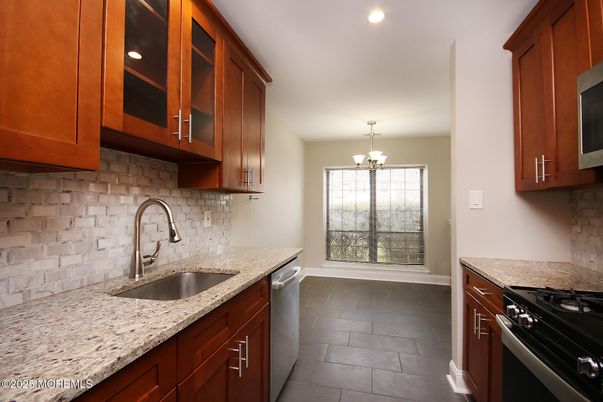 Chandelier, Interior, Kitchen, Recessed Lighting, Stainless Steel Appliances