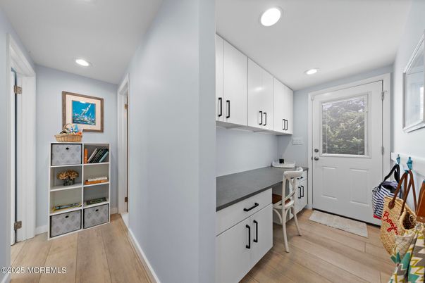 Interior, Recessed Lighting, Wood Texture Flooring