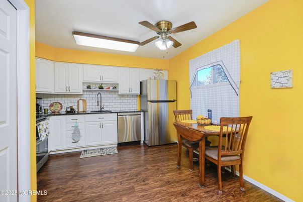 Dining room, Interior, Kitchen, Stainless Steel Appliances, Wood Texture Flooring