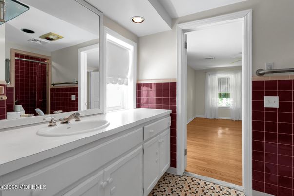 Bathroom, Interior, Recessed Lighting, Wood Texture Flooring