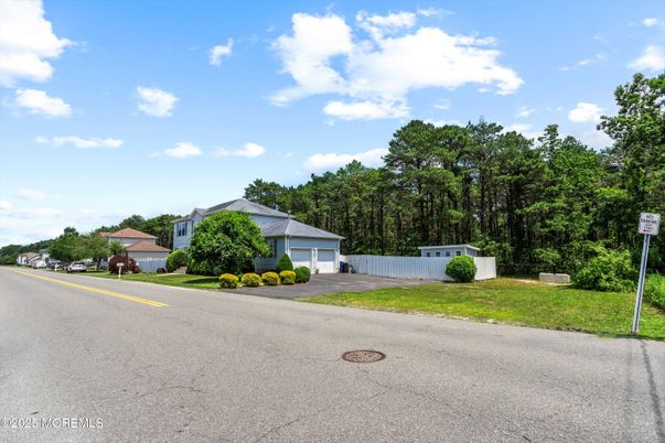 Detached Garage, Exterior